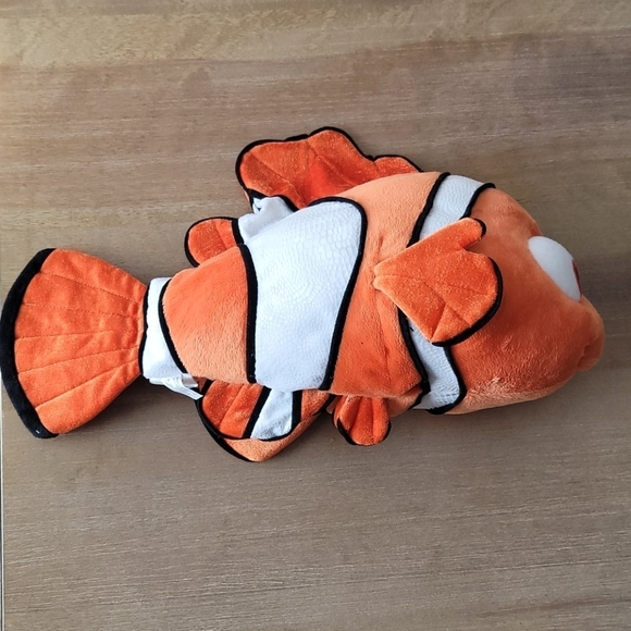 Authentic Disney Store Original Nemo Plush - Picture 2 of 15